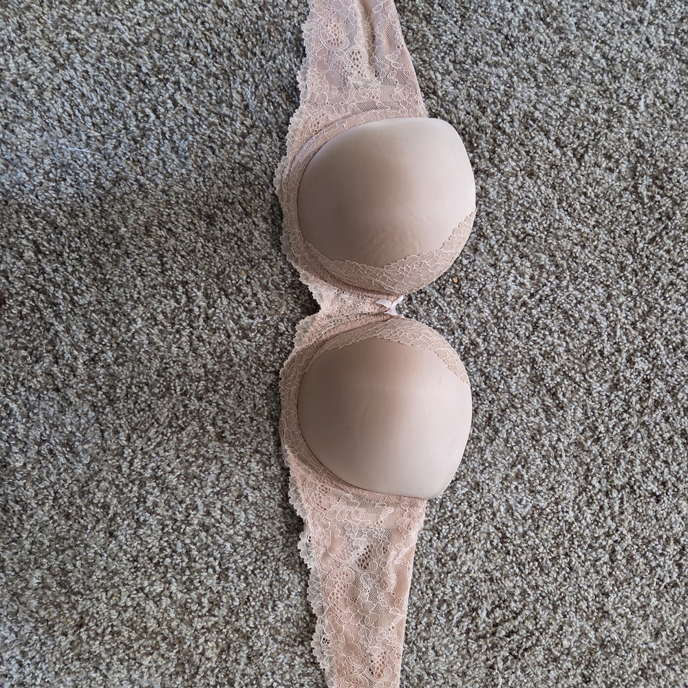 Victoria's Secret Lace Bra in Soft Pink